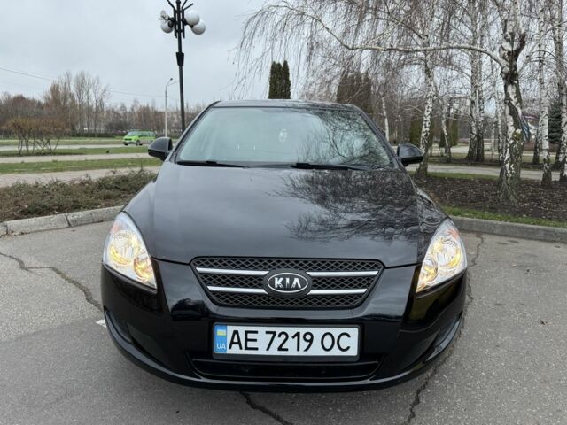 Чорний Кіа Сід, об'ємом двигуна 1.4 л та пробігом 169 тис. км за 4900 $, фото 2 на Automoto.ua