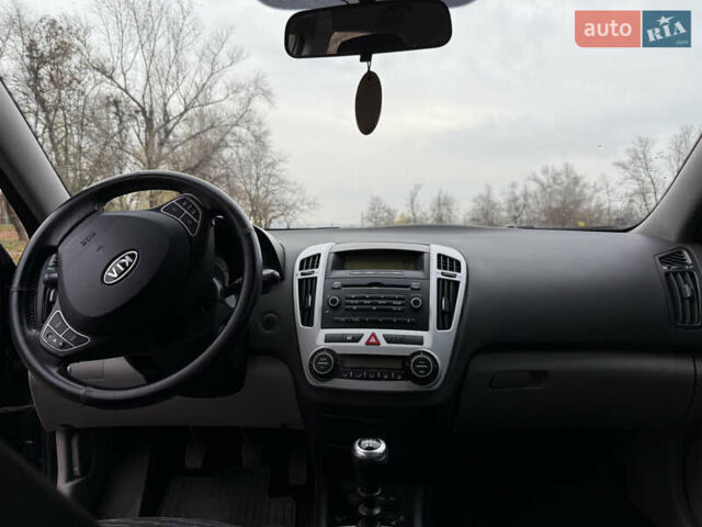 Черный Киа Сид, объемом двигателя 2 л и пробегом 180 тыс. км за 5400 $, фото 13 на Automoto.ua