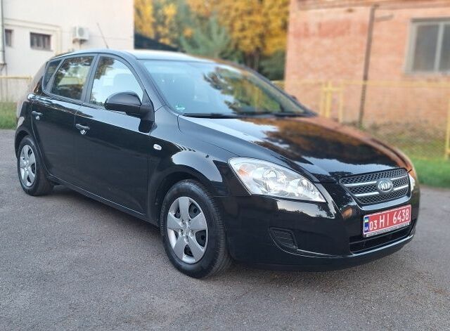 Чорний Кіа Сід, об'ємом двигуна 4 л та пробігом 170 тис. км за 5650 $, фото 2 на Automoto.ua