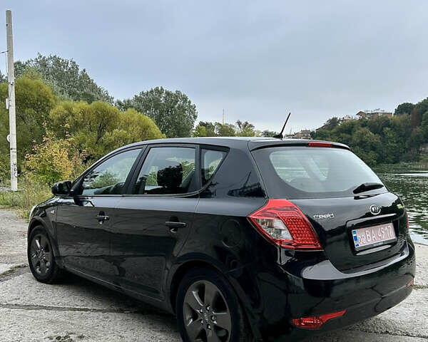Черный Киа Сид, объемом двигателя 1.4 л и пробегом 178 тыс. км за 6800 $, фото 2 на Automoto.ua
