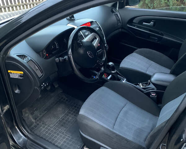 Чорний Кіа Сід, об'ємом двигуна 1.58 л та пробігом 260 тис. км за 6500 $, фото 13 на Automoto.ua