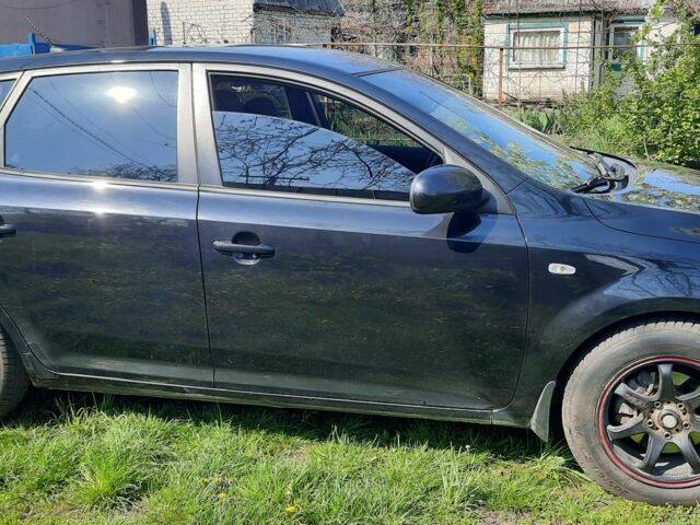 Черный Киа Сид, объемом двигателя 1.6 л и пробегом 106 тыс. км за 6000 $, фото 4 на Automoto.ua