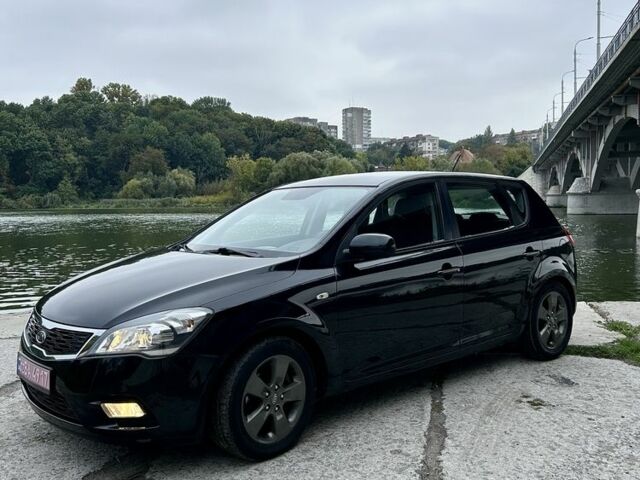 Чорний Кіа Сід, об'ємом двигуна 1.4 л та пробігом 178 тис. км за 6800 $, фото 3 на Automoto.ua