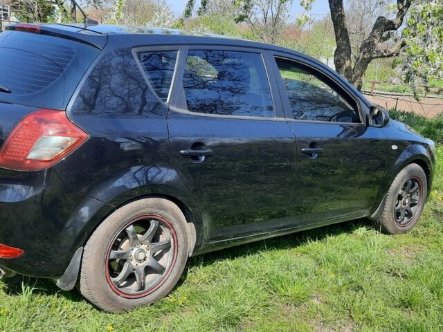 Черный Киа Сид, объемом двигателя 1.6 л и пробегом 106 тыс. км за 6000 $, фото 5 на Automoto.ua