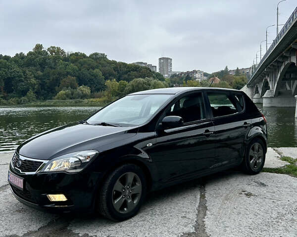 Черный Киа Сид, объемом двигателя 1.4 л и пробегом 178 тыс. км за 6800 $, фото 1 на Automoto.ua