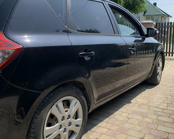 Чорний Кіа Сід, об'ємом двигуна 1.58 л та пробігом 260 тис. км за 6500 $, фото 7 на Automoto.ua