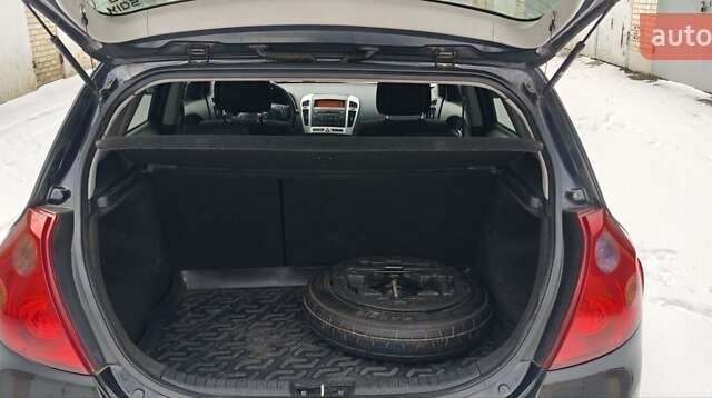 Чорний Кіа Сід, об'ємом двигуна 1.59 л та пробігом 264 тис. км за 6400 $, фото 11 на Automoto.ua