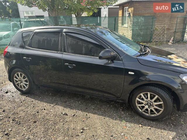 Черный Киа Сид, объемом двигателя 1.4 л и пробегом 277 тыс. км за 5100 $, фото 1 на Automoto.ua