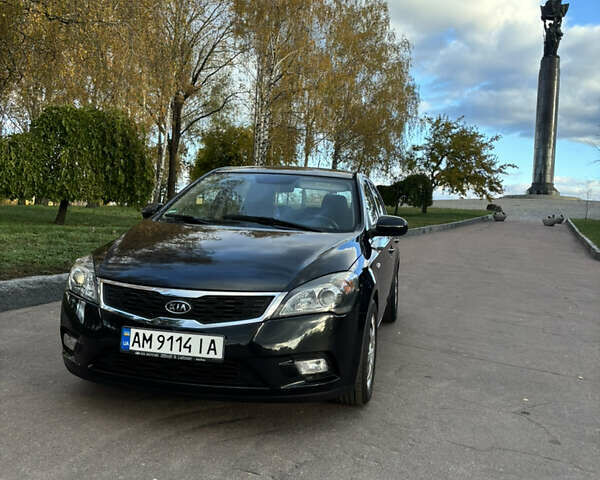 Кіа Сід 2009 у Житомирі на Automoto.ua Чорний Кіа Сід, об'ємом двигуна 1.59 л та пробігом 168 тис. км за 6700 $, фото 4 на Automoto.ua