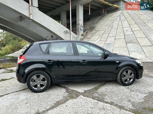 Черный Киа Сид, объемом двигателя 1.4 л и пробегом 178 тыс. км за 6800 $, фото 4 на Automoto.ua