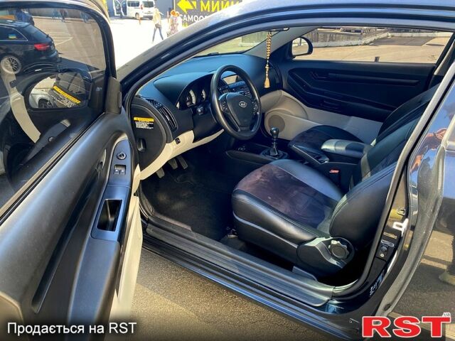 Черный Киа Сид, объемом двигателя 1.6 л и пробегом 194 тыс. км за 5800 $, фото 6 на Automoto.ua