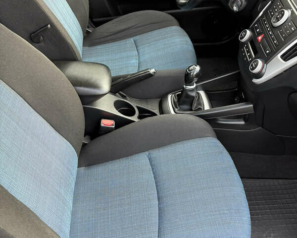 Чорний Кіа Сід, об'ємом двигуна 1.6 л та пробігом 220 тис. км за 6700 $, фото 48 на Automoto.ua