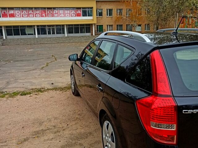 Черный Киа Сид, объемом двигателя 1.6 л и пробегом 0 тыс. км за 6650 $, фото 3 на Automoto.ua