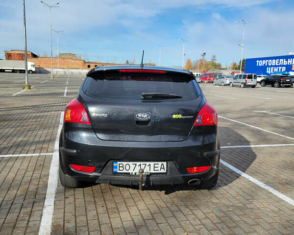Черный Киа Сид, объемом двигателя 1.6 л и пробегом 191 тыс. км за 5200 $, фото 3 на Automoto.ua