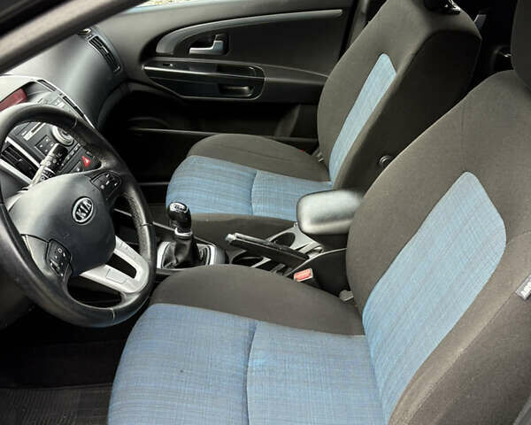 Чорний Кіа Сід, об'ємом двигуна 1.6 л та пробігом 220 тис. км за 6700 $, фото 24 на Automoto.ua