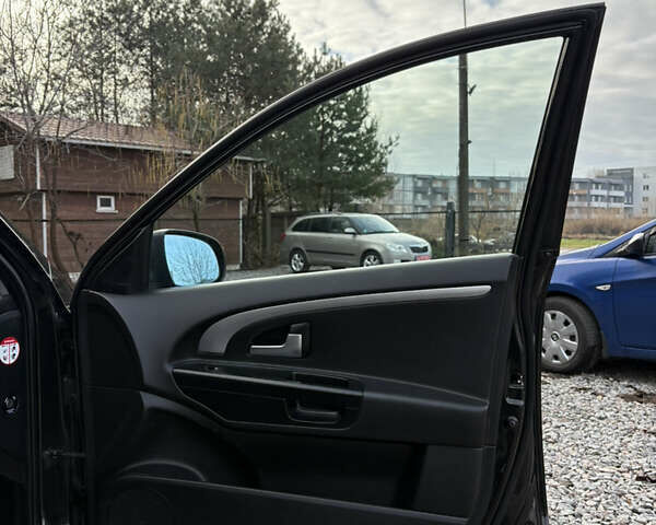 Чорний Кіа Сід, об'ємом двигуна 1.6 л та пробігом 220 тис. км за 6700 $, фото 45 на Automoto.ua