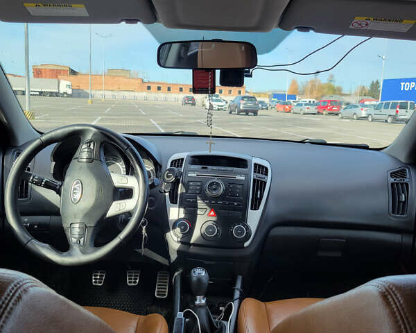 Черный Киа Сид, объемом двигателя 1.6 л и пробегом 191 тыс. км за 5200 $, фото 5 на Automoto.ua