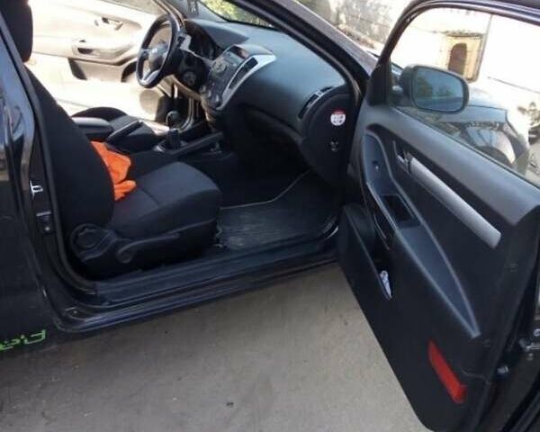 Черный Киа Сид, объемом двигателя 1.6 л и пробегом 193 тыс. км за 4500 $, фото 10 на Automoto.ua