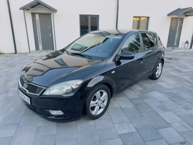 Чорний Кіа Сід, об'ємом двигуна 1.6 л та пробігом 185 тис. км за 6800 $, фото 2 на Automoto.ua