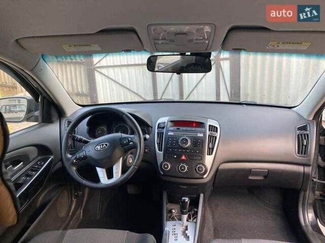 Черный Киа Сид, объемом двигателя 1.59 л и пробегом 158 тыс. км за 8300 $, фото 12 на Automoto.ua