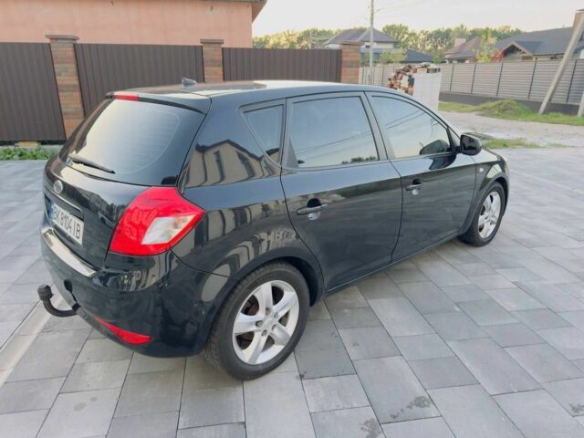 Чорний Кіа Сід, об'ємом двигуна 1.6 л та пробігом 185 тис. км за 6800 $, фото 4 на Automoto.ua