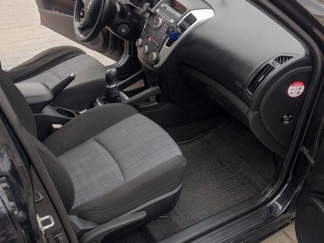 Черный Киа Сид, объемом двигателя 1.6 л и пробегом 246 тыс. км за 6500 $, фото 11 на Automoto.ua