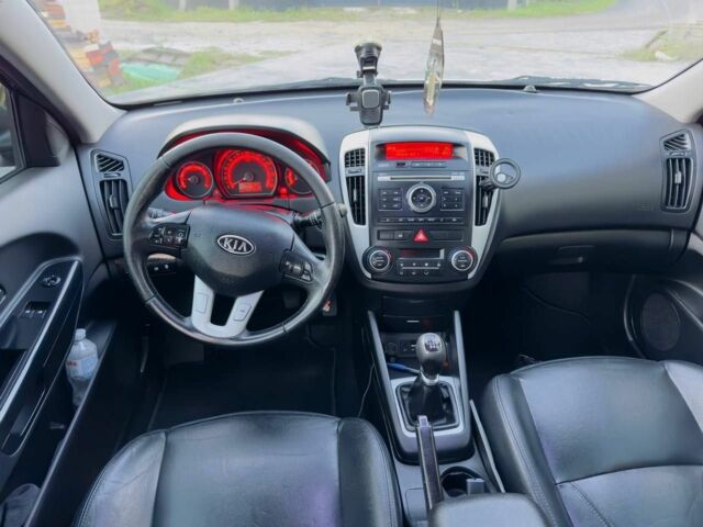 Чорний Кіа Сід, об'ємом двигуна 1.6 л та пробігом 185 тис. км за 6800 $, фото 5 на Automoto.ua