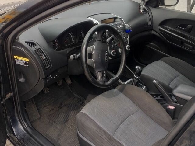 Черный Киа Сид, объемом двигателя 1.6 л и пробегом 246 тыс. км за 6500 $, фото 7 на Automoto.ua