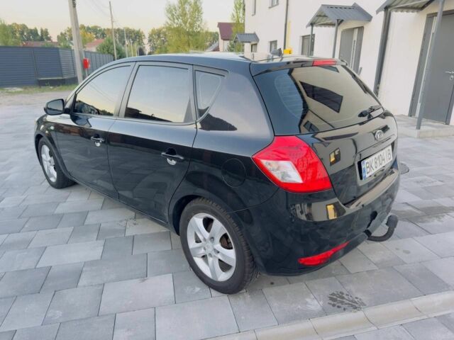 Чорний Кіа Сід, об'ємом двигуна 1.6 л та пробігом 185 тис. км за 6800 $, фото 3 на Automoto.ua