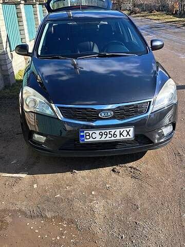 Черный Киа Сид, объемом двигателя 1.6 л и пробегом 274 тыс. км за 8000 $, фото 5 на Automoto.ua