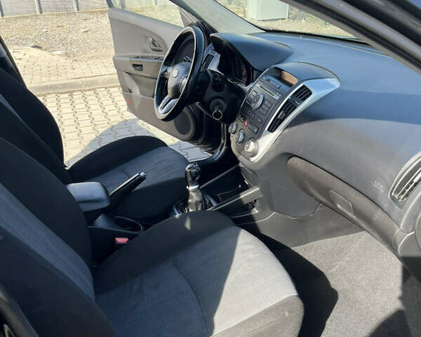 Черный Киа Сид, объемом двигателя 1.6 л и пробегом 228 тыс. км за 6800 $, фото 35 на Automoto.ua