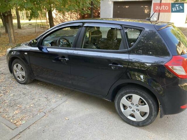Черный Киа Сид, объемом двигателя 1.59 л и пробегом 158 тыс. км за 8300 $, фото 3 на Automoto.ua