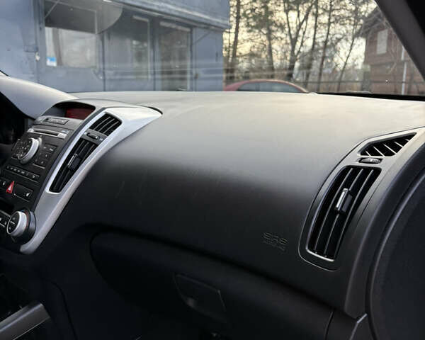 Черный Киа Сид, объемом двигателя 1.6 л и пробегом 220 тыс. км за 6400 $, фото 43 на Automoto.ua