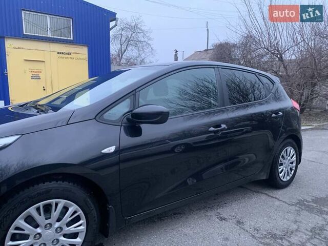 Черный Киа Сид, объемом двигателя 1.6 л и пробегом 204 тыс. км за 10000 $, фото 11 на Automoto.ua