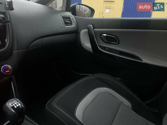 Черный Киа Сид, объемом двигателя 1.6 л и пробегом 204 тыс. км за 10000 $, фото 46 на Automoto.ua