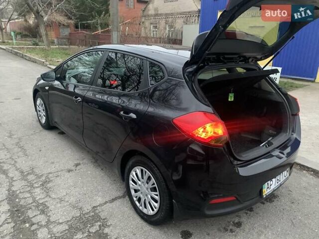 Черный Киа Сид, объемом двигателя 1.6 л и пробегом 204 тыс. км за 10000 $, фото 42 на Automoto.ua