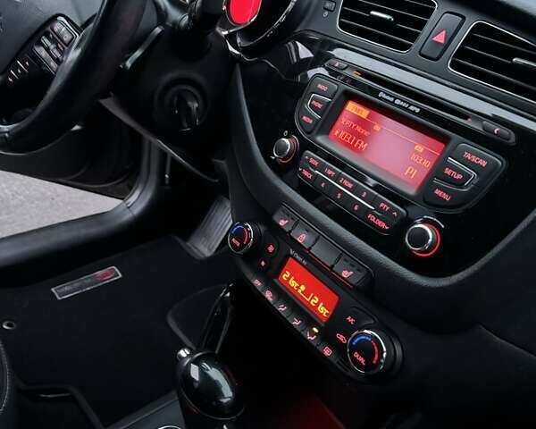 Чорний Кіа Сід, об'ємом двигуна 1.59 л та пробігом 99 тис. км за 10500 $, фото 13 на Automoto.ua