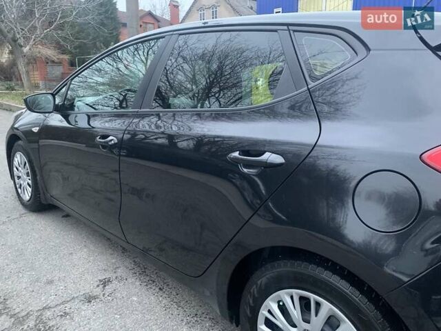 Черный Киа Сид, объемом двигателя 1.6 л и пробегом 204 тыс. км за 10000 $, фото 8 на Automoto.ua