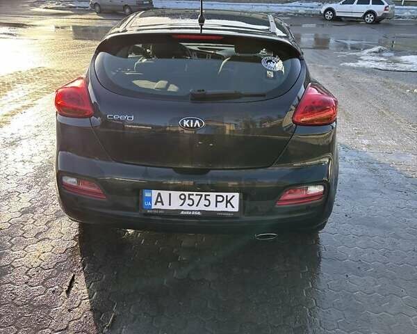 Чорний Кіа Сід, об'ємом двигуна 1.4 л та пробігом 140 тис. км за 6800 $, фото 4 на Automoto.ua