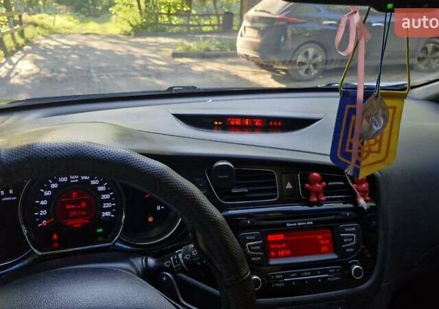 Киа Сид 2014 в Харькове на Automoto.ua Черный Киа Сид, объемом двигателя 1.6 л и пробегом 205 тыс. км за 10700 $, фото 24 на Automoto.ua