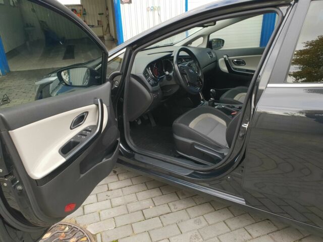 Черный Киа Сид, объемом двигателя 1.6 л и пробегом 87 тыс. км за 12500 $, фото 10 на Automoto.ua