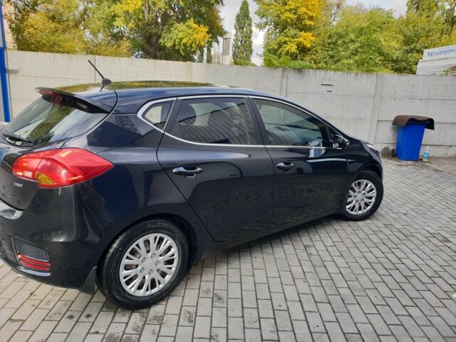 Черный Киа Сид, объемом двигателя 1.6 л и пробегом 87 тыс. км за 12500 $, фото 5 на Automoto.ua