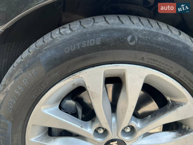 Киа Сид 2017 в Львове на Automoto.ua Черный Киа Сид, объемом двигателя 1.59 л и пробегом 80 тыс. км за 15300 $, фото 13 на Automoto.ua