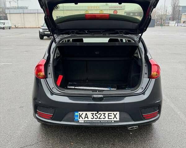 Черный Киа Сид, объемом двигателя 1.58 л и пробегом 148 тыс. км за 12500 $, фото 12 на Automoto.ua