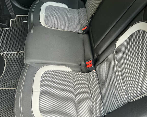 Киа Сид 2017 в Львове на Automoto.ua Черный Киа Сид, объемом двигателя 1.59 л и пробегом 80 тыс. км за 15300 $, фото 9 на Automoto.ua