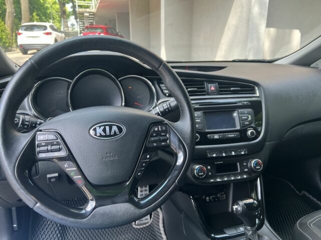 Черный Киа Сид, объемом двигателя 1.6 л и пробегом 80 тыс. км за 15000 $, фото 3 на Automoto.ua