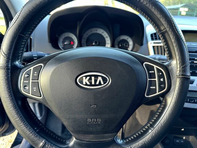 Чорний Кіа Сід, об'ємом двигуна 1.6 л та пробігом 190 тис. км за 5250 $, фото 14 на Automoto.ua