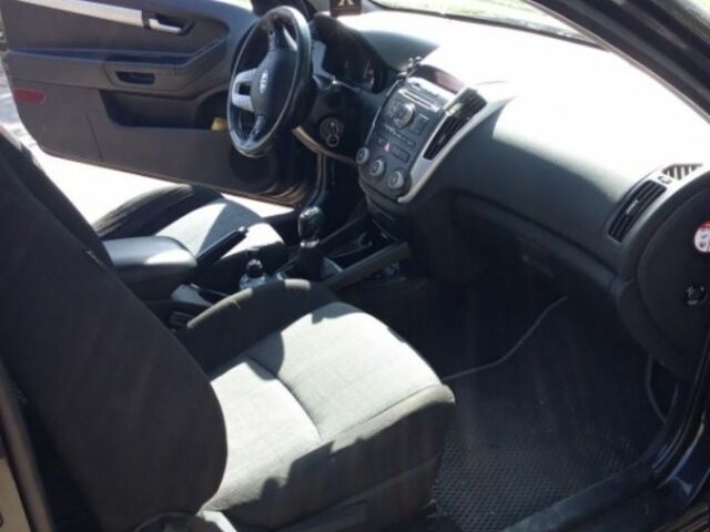 Черный Киа Сид, объемом двигателя 1.6 л и пробегом 182 тыс. км за 4500 $, фото 1 на Automoto.ua