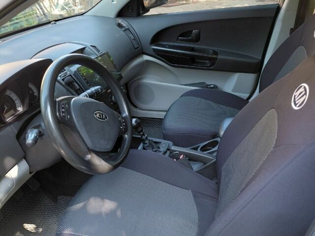 Черный Киа Сид, объемом двигателя 1.6 л и пробегом 208 тыс. км за 5900 $, фото 1 на Automoto.ua