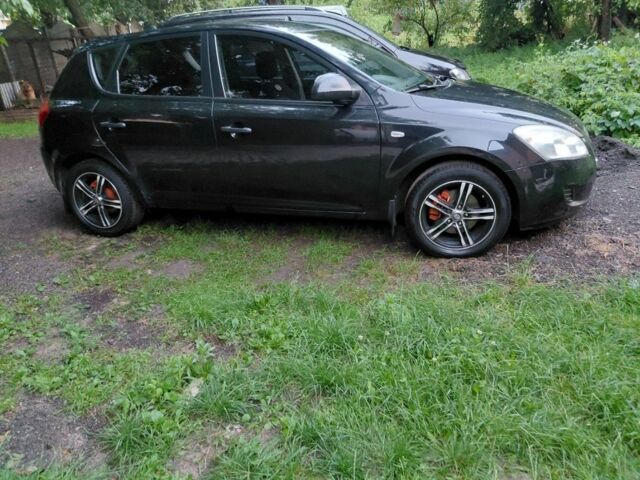 Черный Киа Сид, объемом двигателя 1.6 л и пробегом 208 тыс. км за 5900 $, фото 5 на Automoto.ua